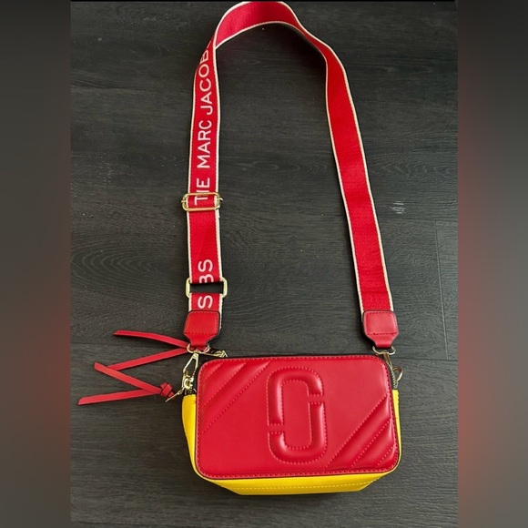 Marc Jacob’s Bicolor Snapshot Bag - Picture 1 of 9